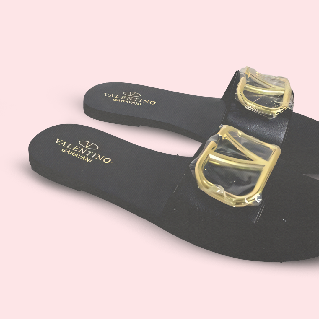 VG VLOGO textured leather slides